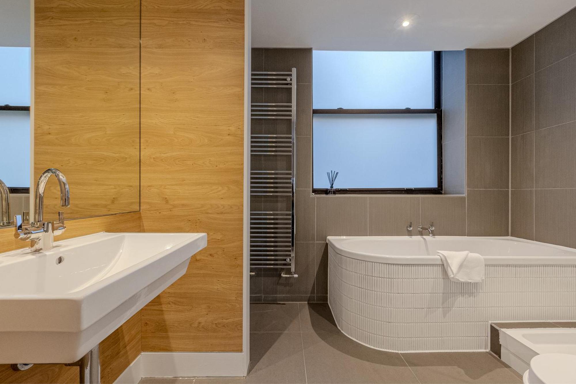 Modernized Serviced 3 Minutes From Blackfriars Appartamento
